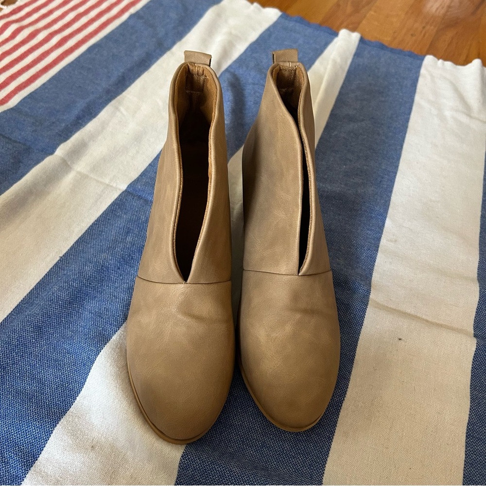 Sz 41 booties